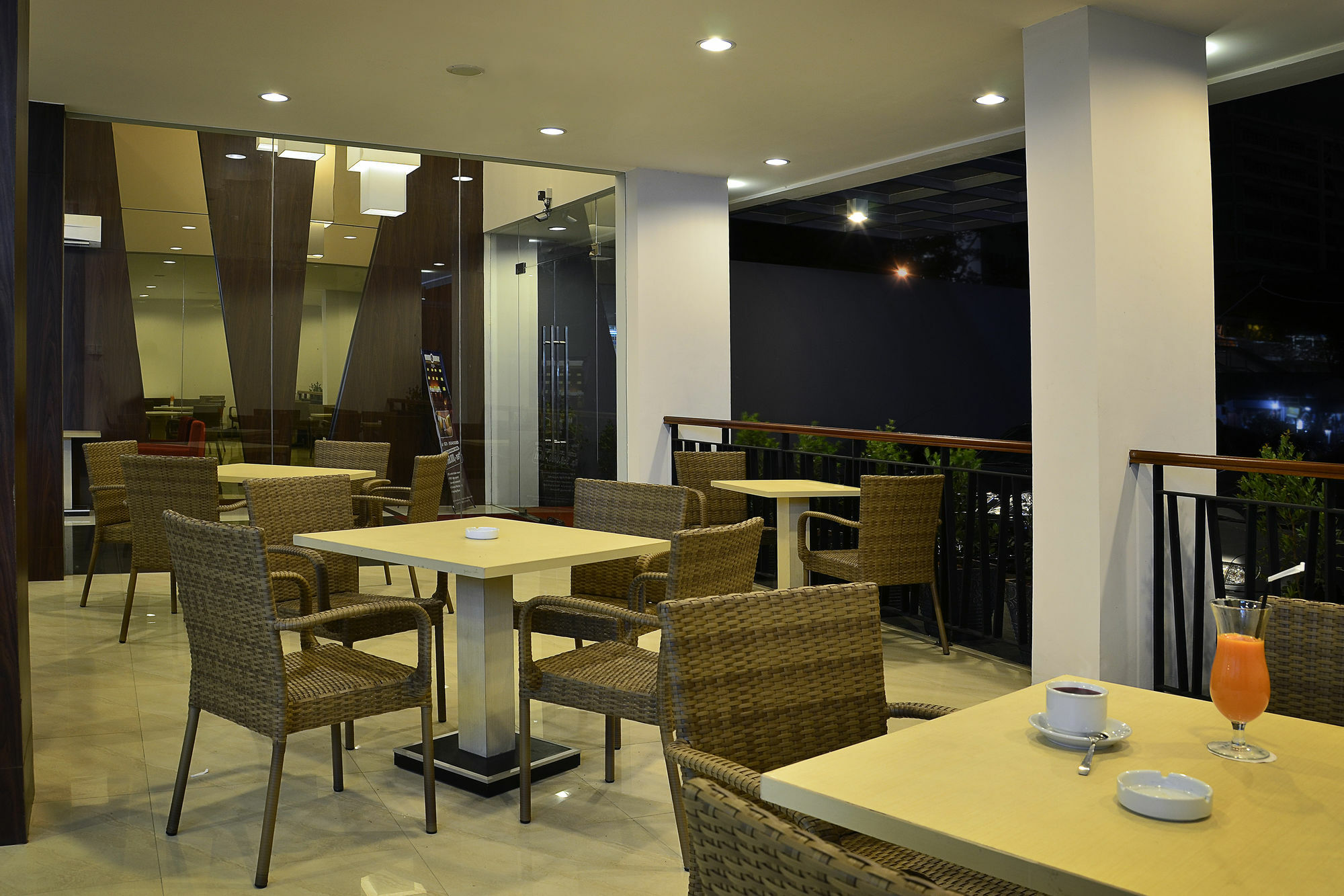 Hotel Feodora Grogol Jakarta Exterior foto